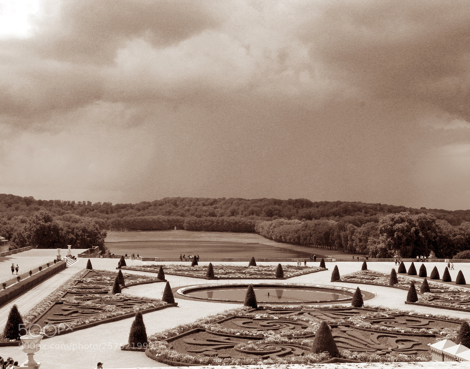 Canon EOS 20D sample photo. Formal gardens sepia photography