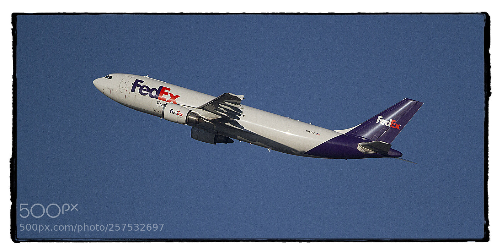 Canon EOS 7D sample photo. Fedex takes to the photography