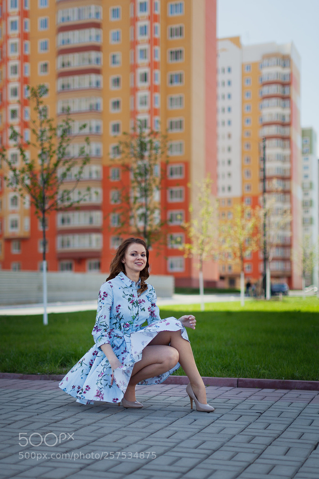 Canon EOS 5D Mark II sample photo. The beautiful girl sits photography