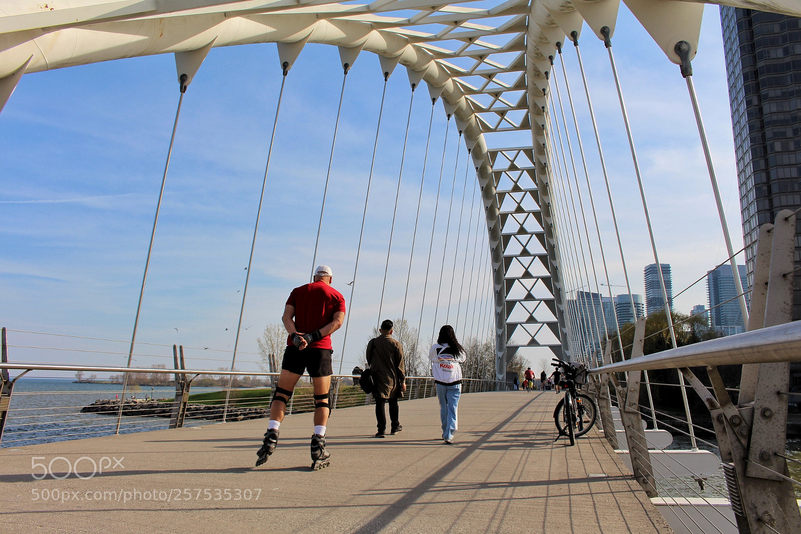 Canon EOS 700D (EOS Rebel T5i / EOS Kiss X7i) sample photo. Crossing the bridge photography