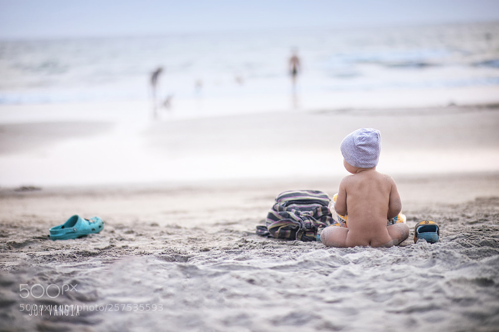 Canon EOS 6D Mark II sample photo. Shhh..it's playtime photography