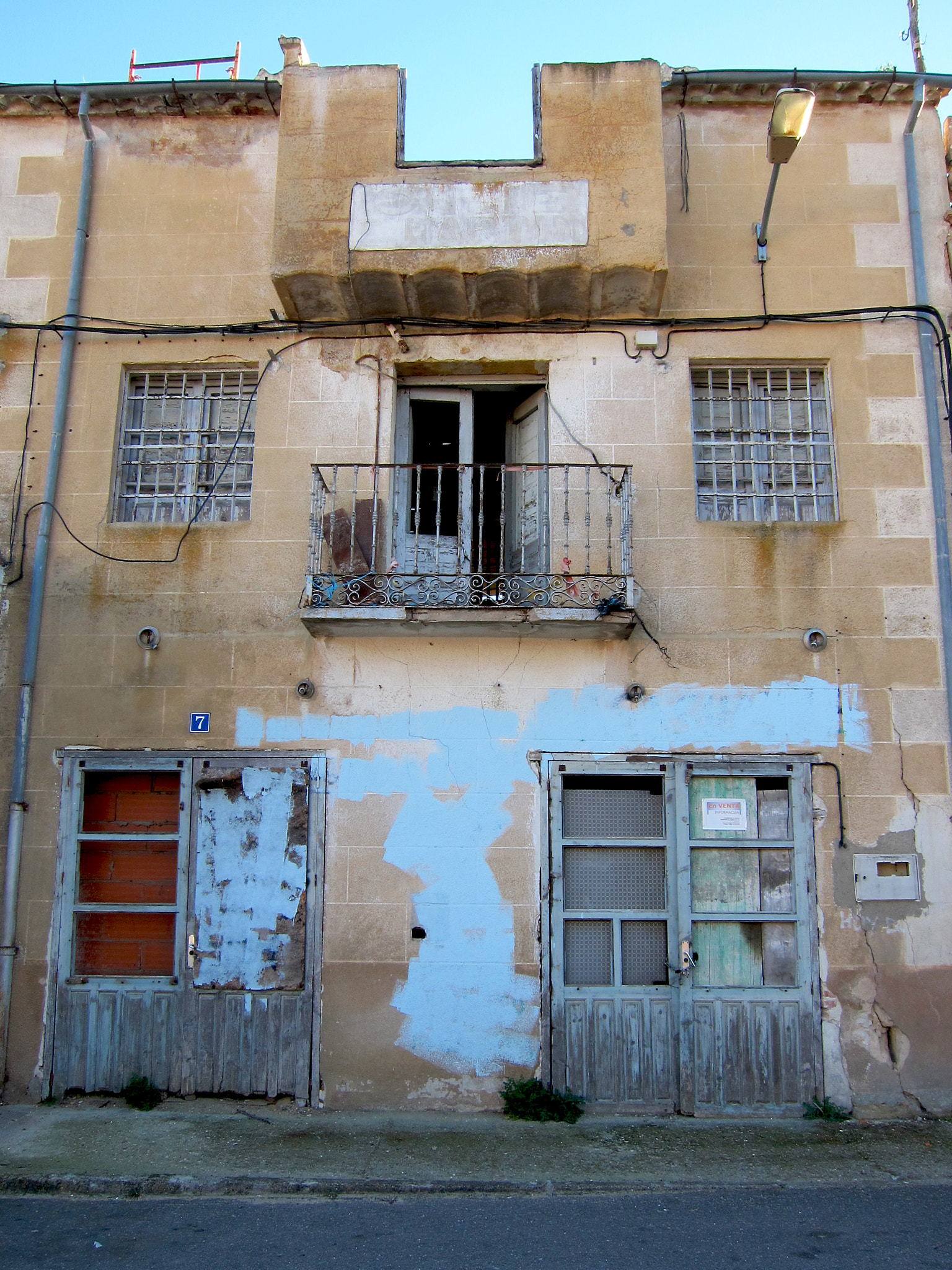 Canon PowerShot S95 sample photo. Abandoned house photography