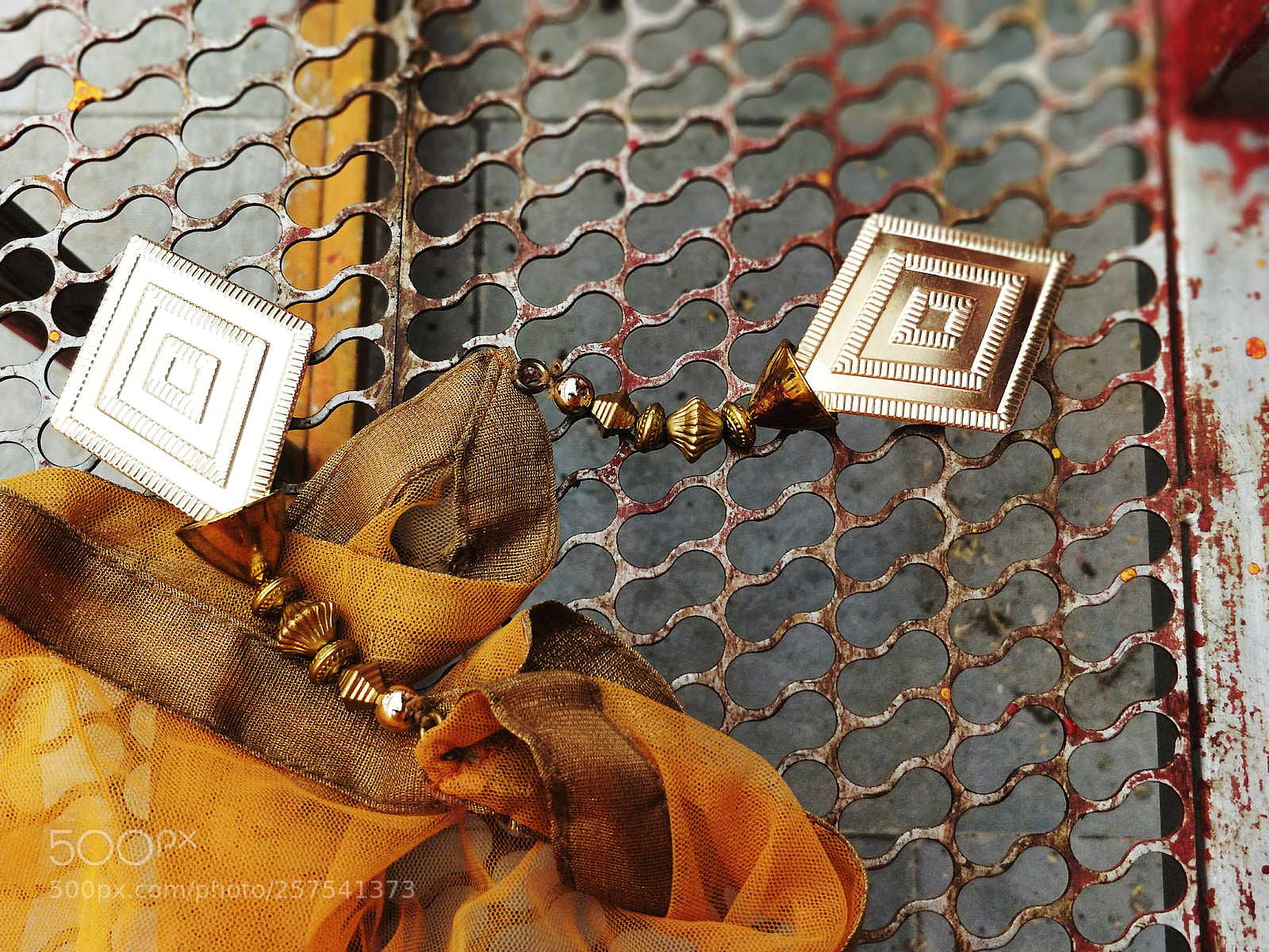 OnePlus 5 sample photo. Mixing metals photography