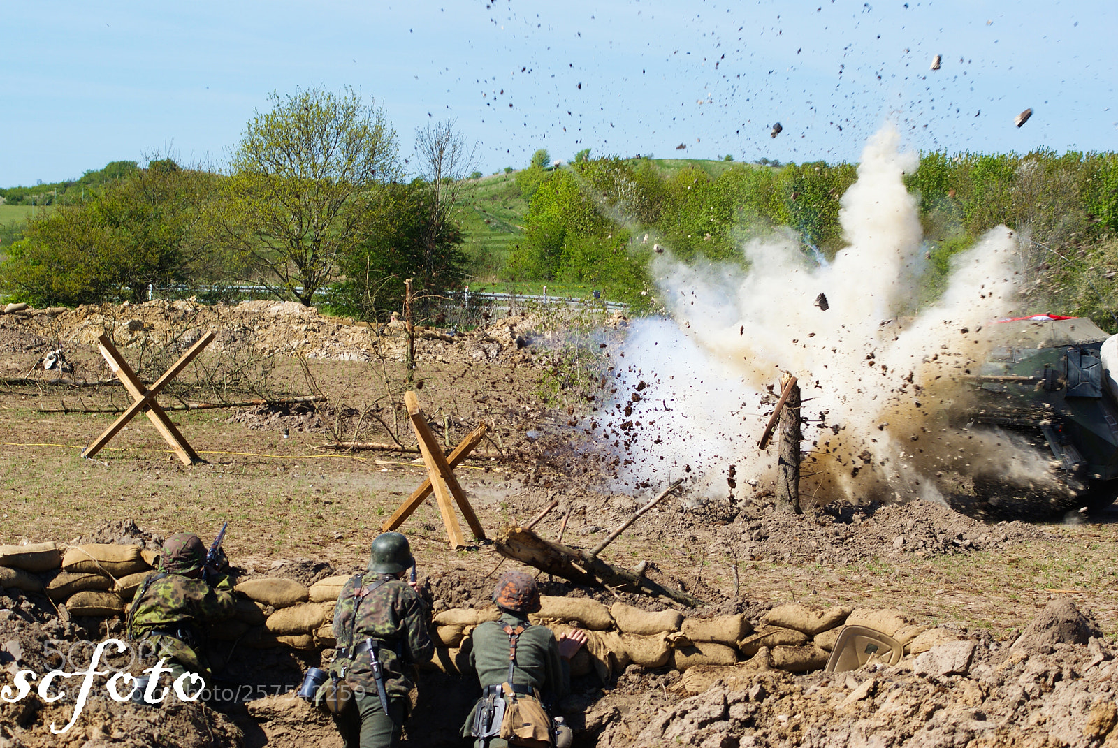 Sony Alpha DSLR-A200 sample photo. The war photography