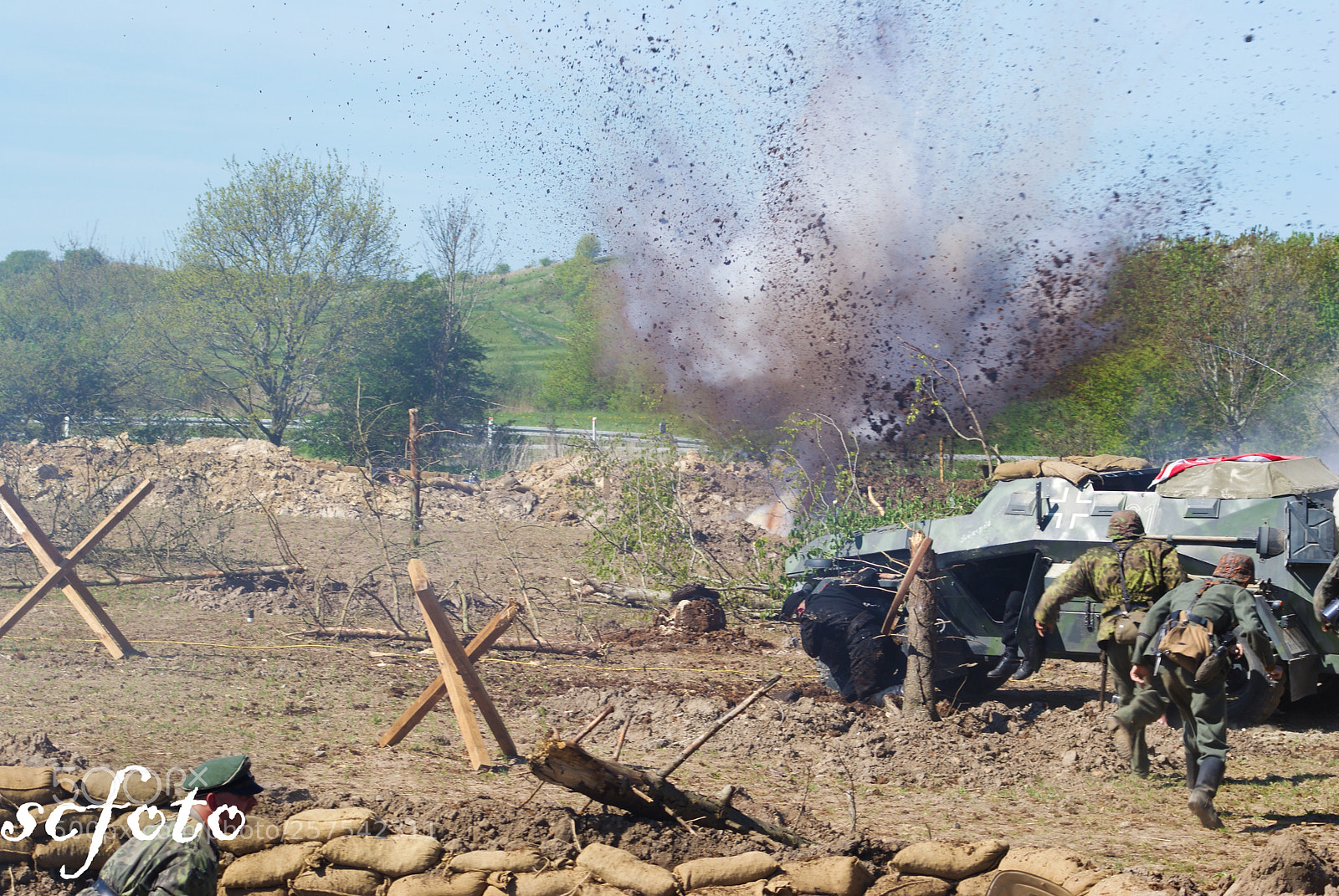 Sony Alpha DSLR-A200 sample photo. The war photography