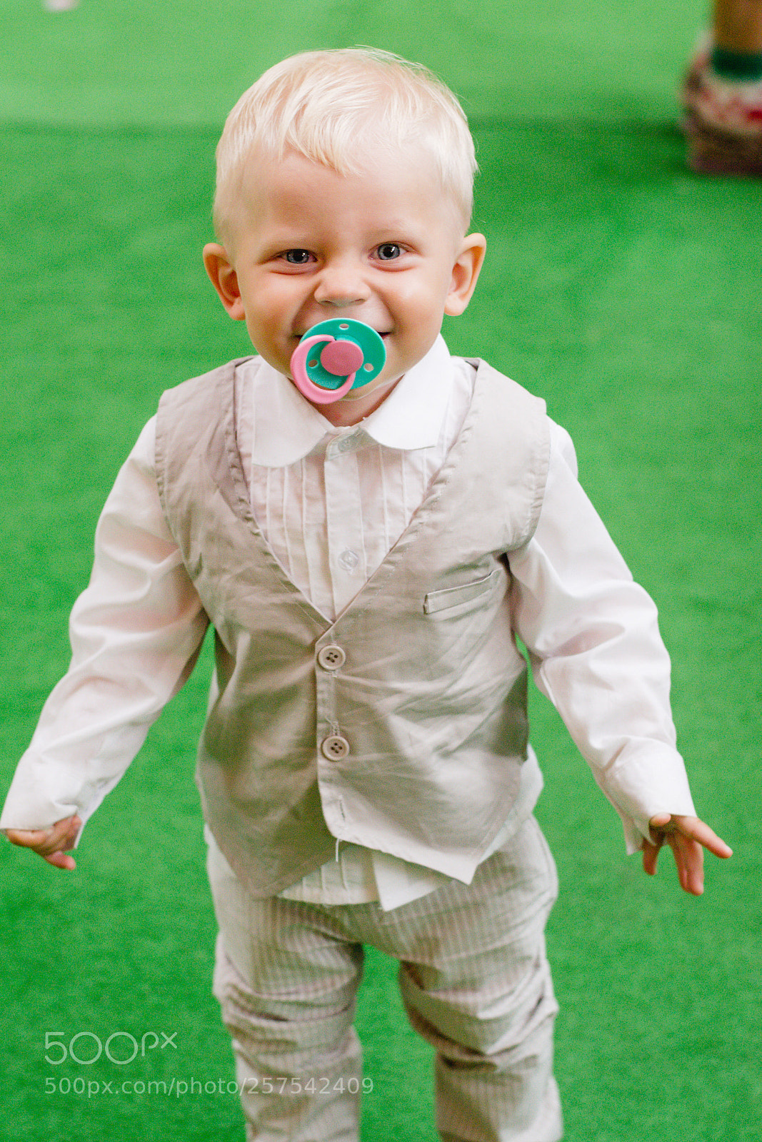 Nikon D3100 sample photo. The boy on parent's photography