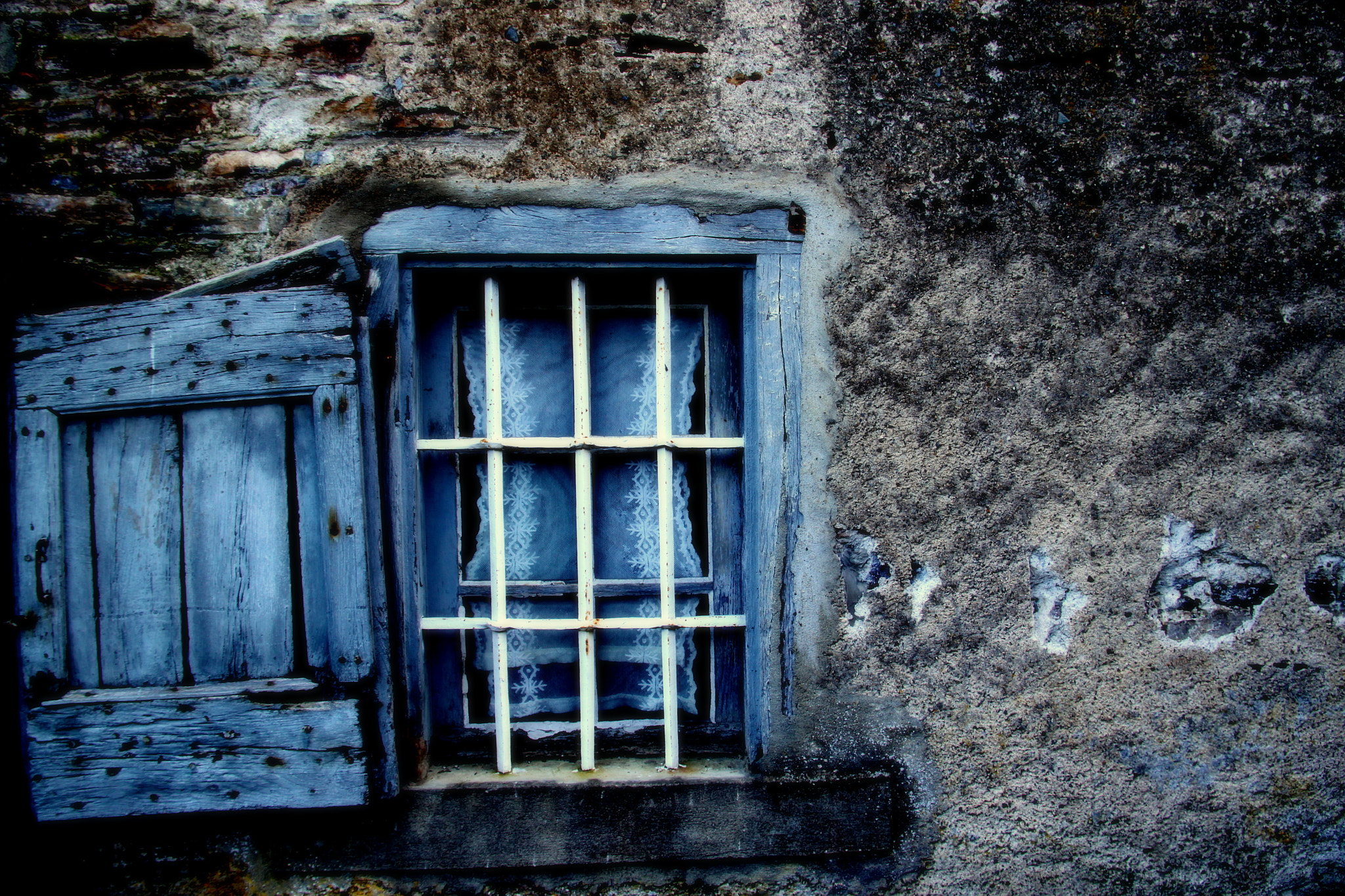 Canon EOS 500D (EOS Rebel T1i / EOS Kiss X3) sample photo. Steamy windows (tina) photography