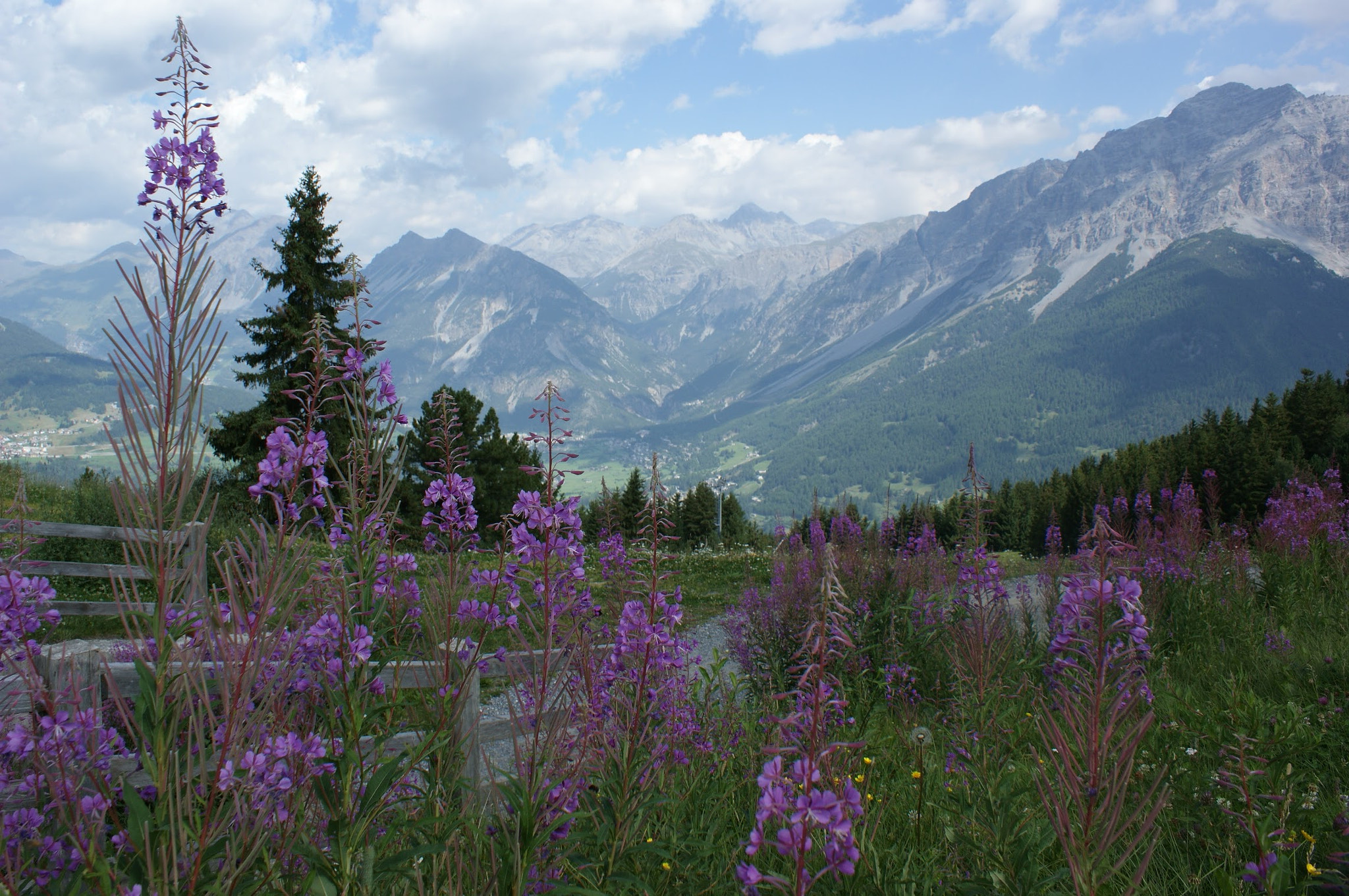 Sony DT 18-70mm F3.5-5.6 sample photo. Mountains photography