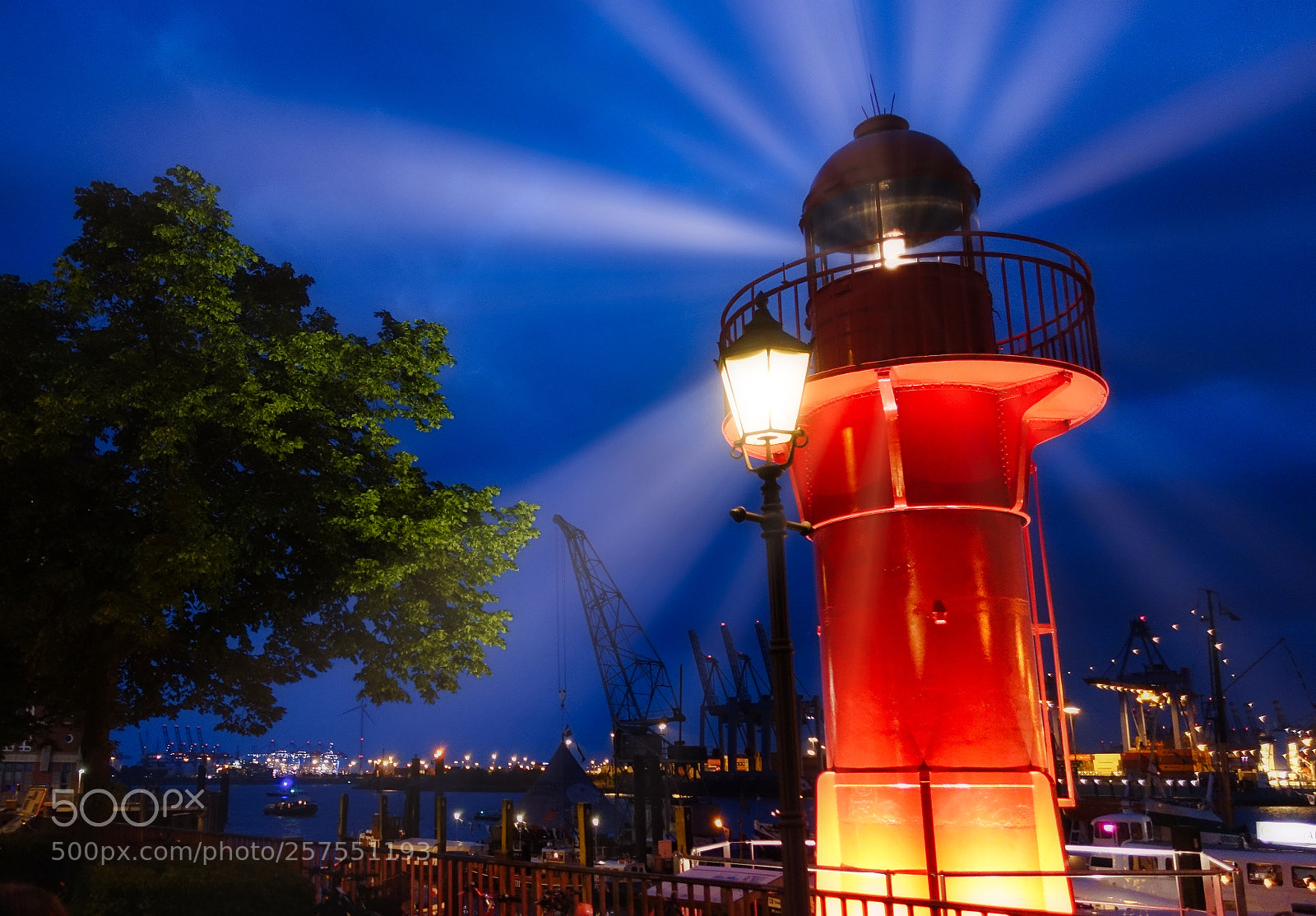 Sony Cyber-shot DSC-RX100 III sample photo. Light tower photography
