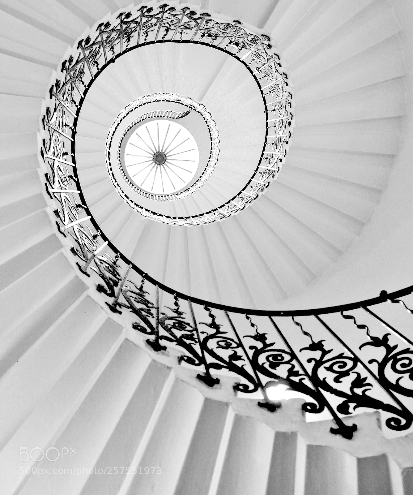Canon EOS 7D sample photo. The tulip stairs photography