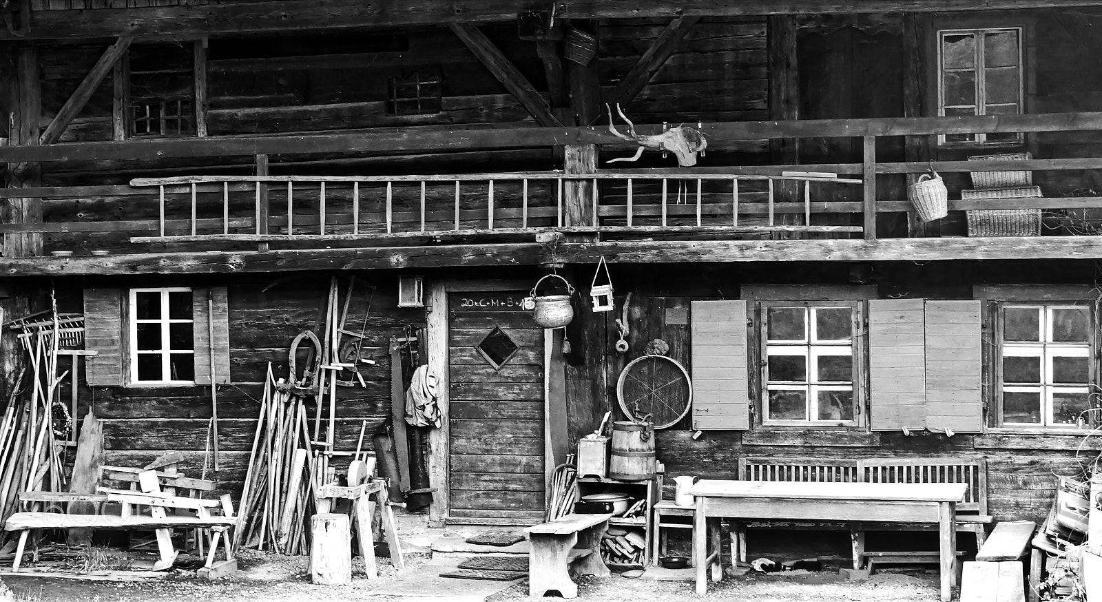 Sony E 18-55mm F3.5-5.6 OSS sample photo. Old farmhouse photography