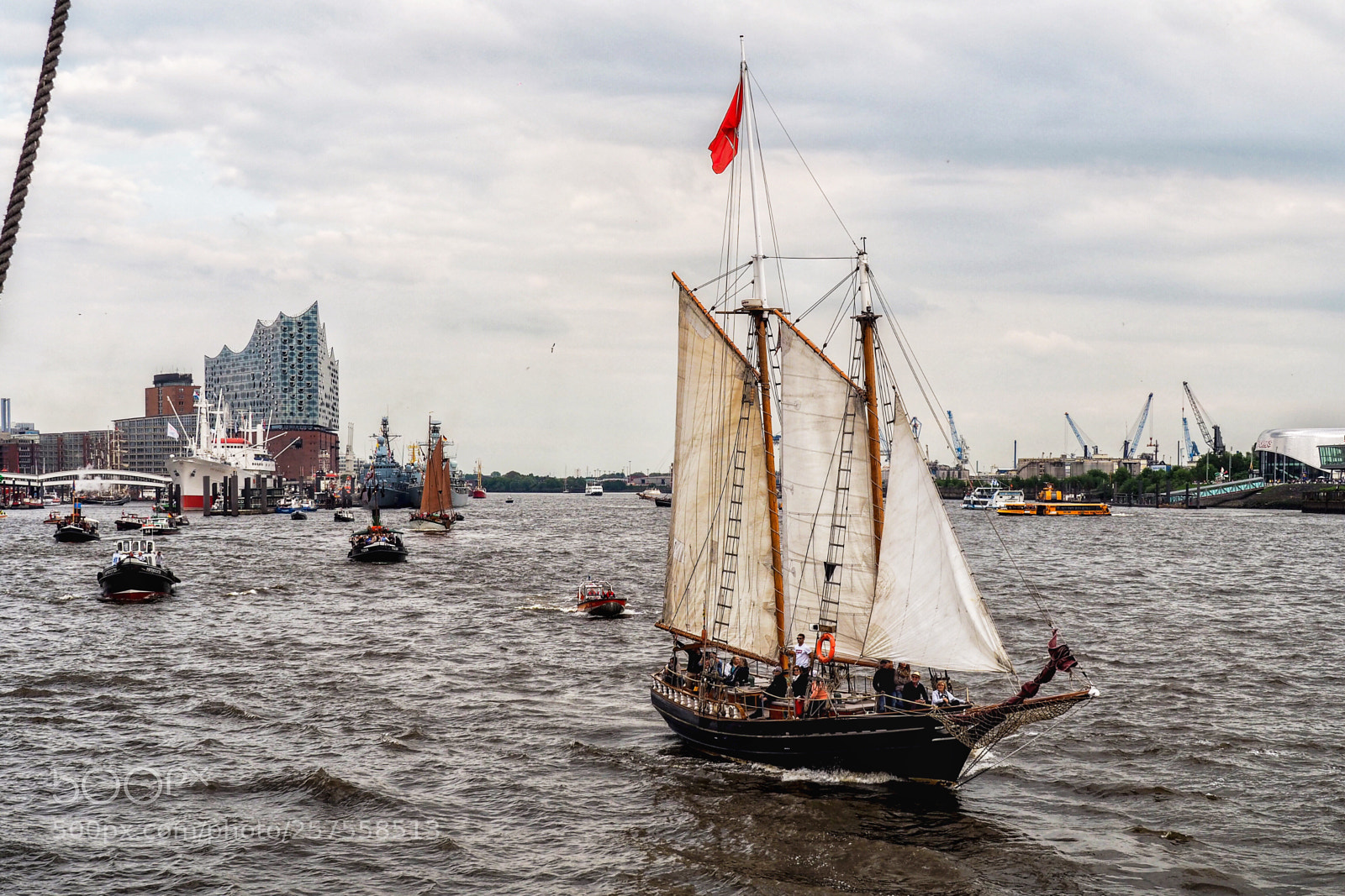 Olympus OM-D E-M5 II sample photo. Sailing away photography