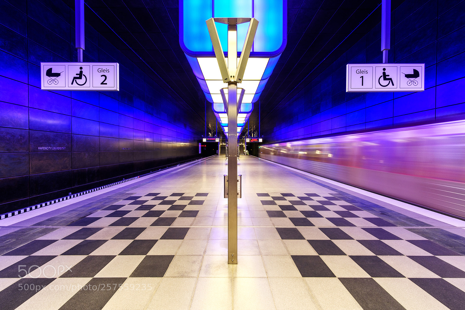 Fujifilm X-T20 sample photo. U-bahn zur "blauen stunde" :) photography