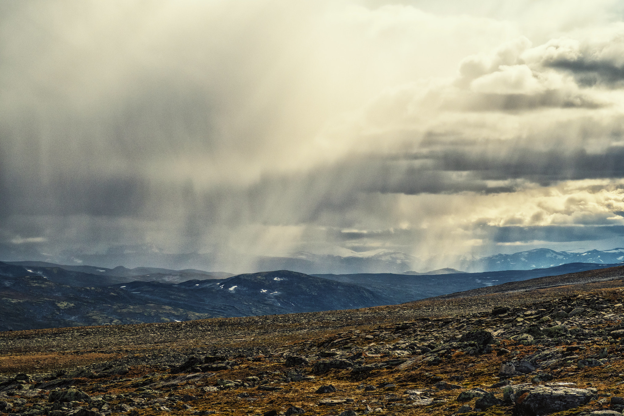 Canon PowerShot G5 X sample photo. Rain and sunshine in the mountains photography