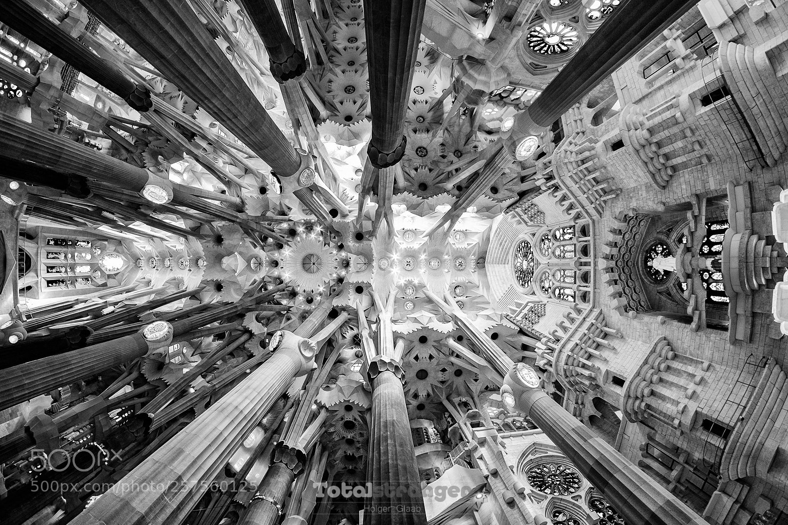 Fujifilm X-T10 sample photo. Sagrada familia photography