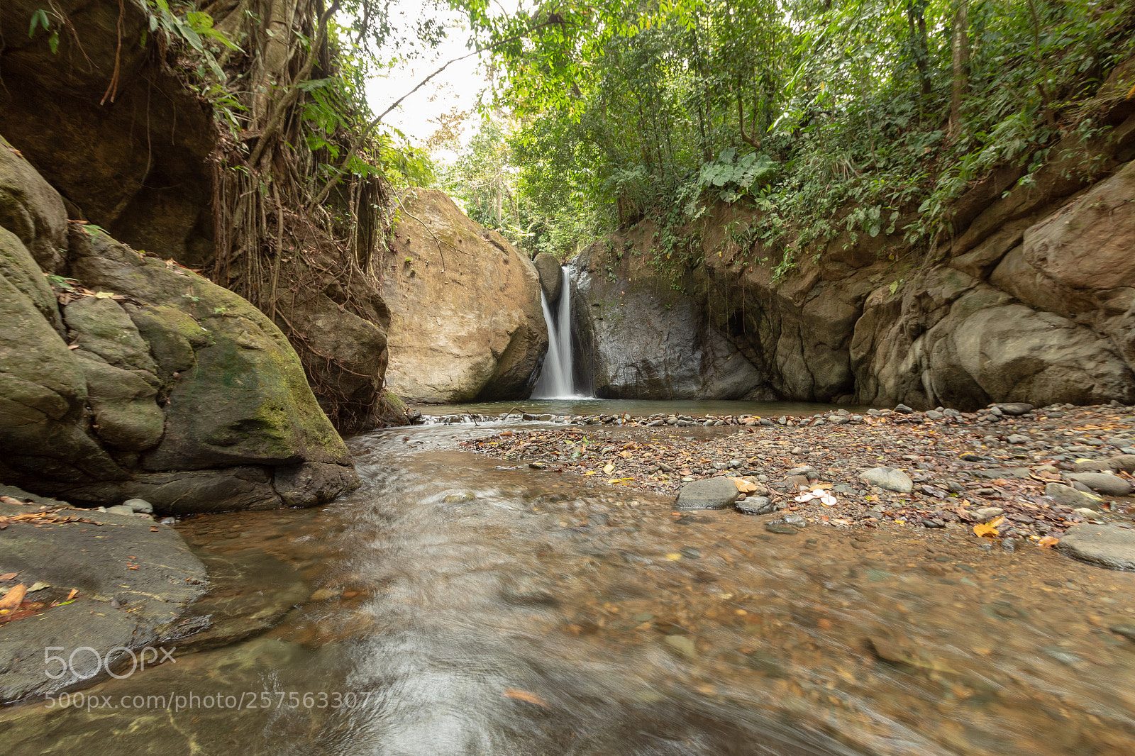 Canon EOS 1300D (EOS Rebel T6 / EOS Kiss X80) sample photo. Catarata ojochal photography