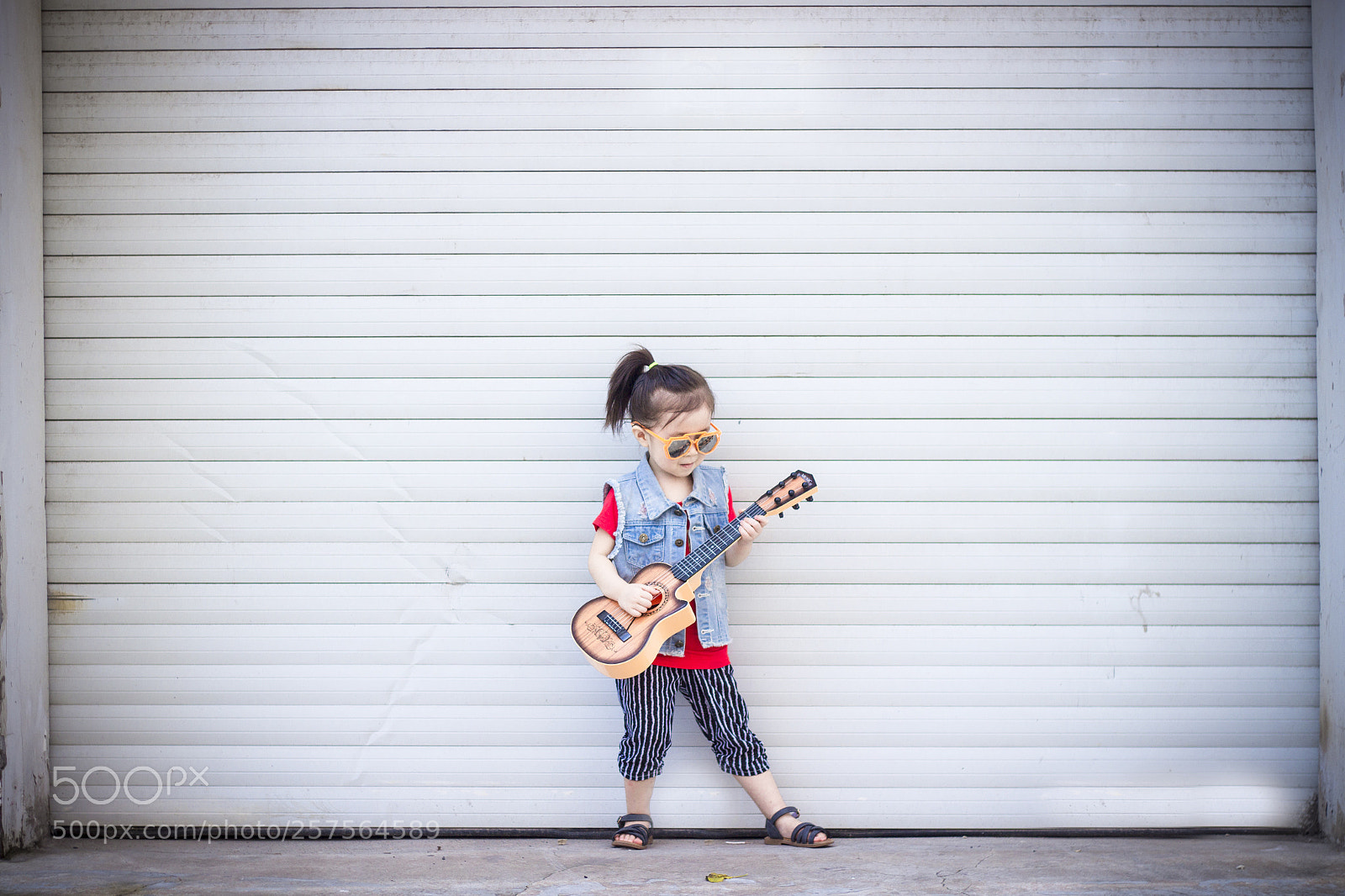 Canon EOS 600D (Rebel EOS T3i / EOS Kiss X5) sample photo. 小小吉他手 photography