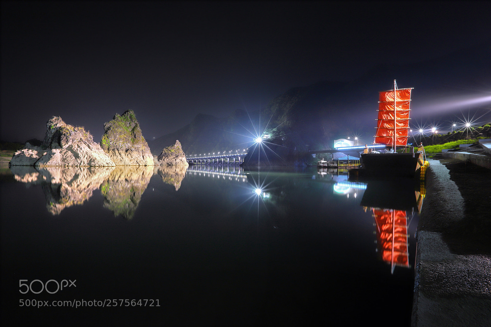 Canon EOS 6D Mark II sample photo. Night mirror, 嶋潭三峰 photography