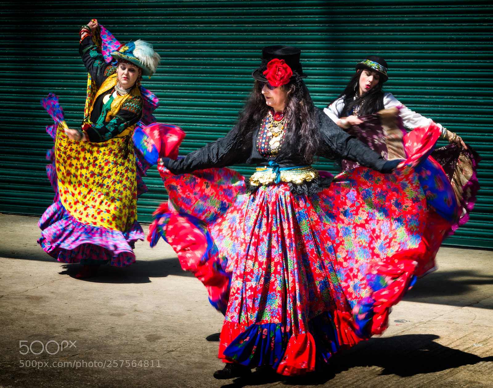 Nikon D7000 sample photo. Swirling steampunk dancers photography
