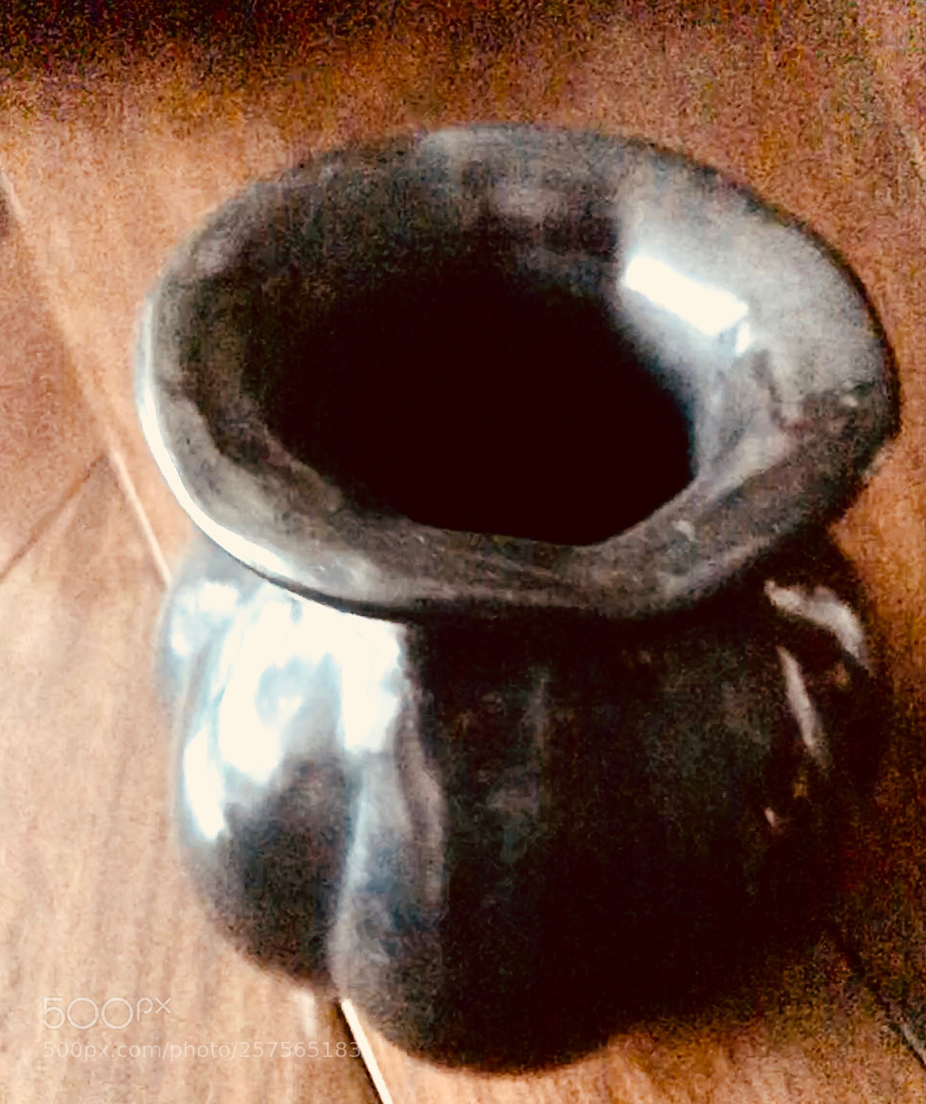 Apple iPhone 7 sample photo. Vasija de barro negro  photography