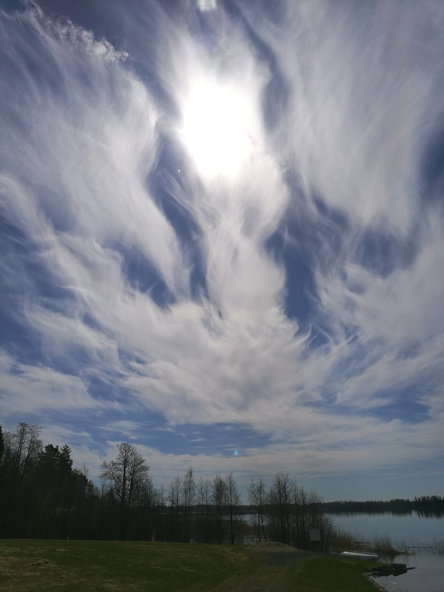 HUAWEI Honor 8 sample photo. Sun behind clouds photography