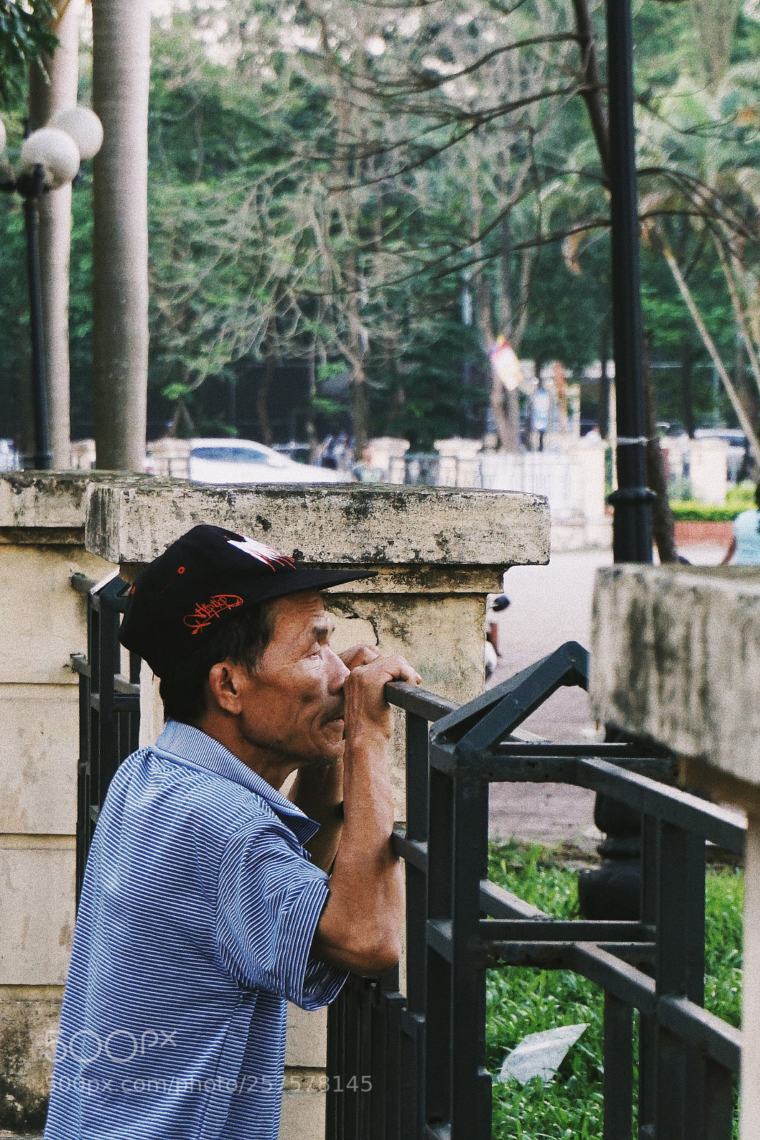 Sony a6300 sample photo. Spectator photography
