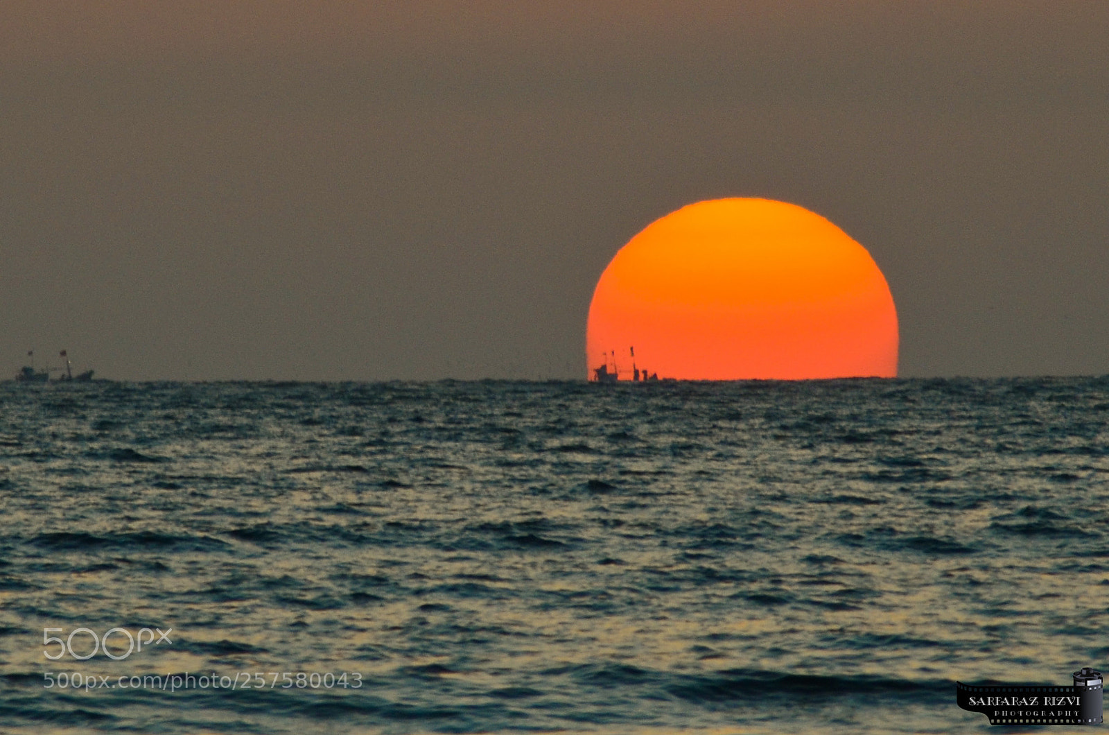 Nikon D5100 sample photo. Sun meets the sea photography