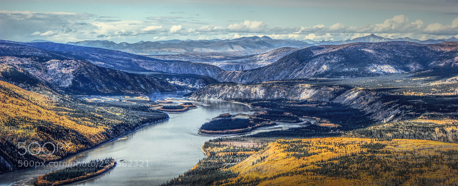Canon EOS 550D (EOS Rebel T2i / EOS Kiss X4) sample photo. Yukon river photography