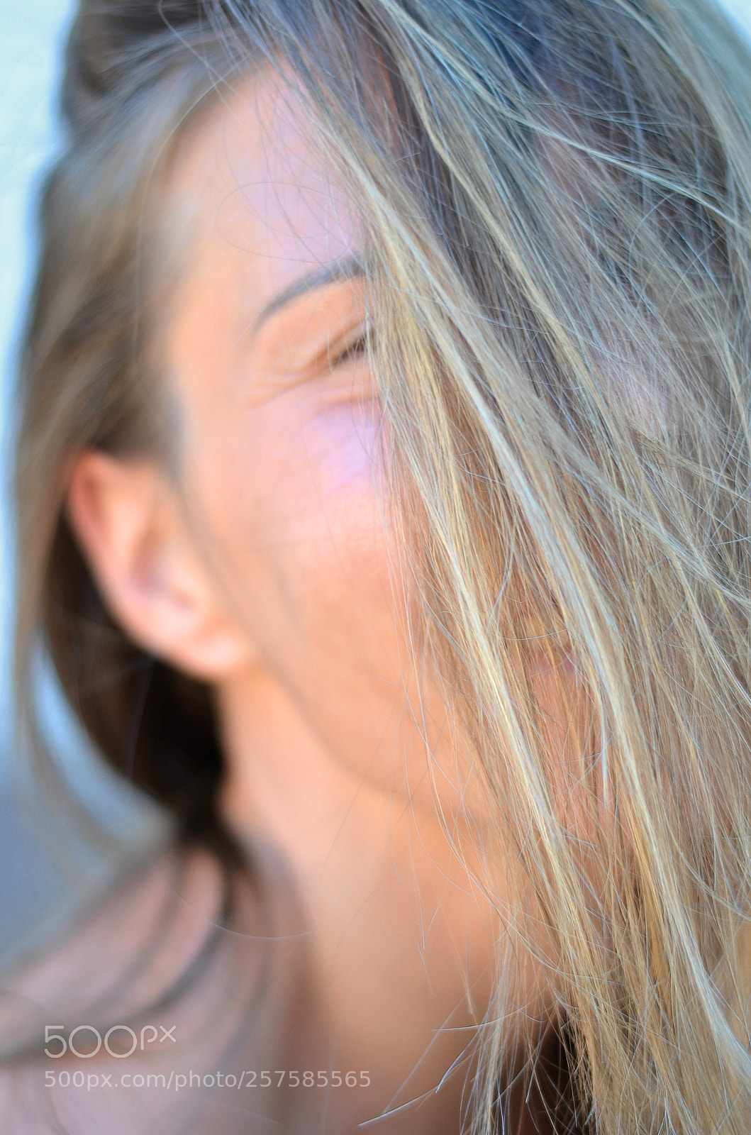 Nikon D5100 sample photo. Portrait of woman hidden photography
