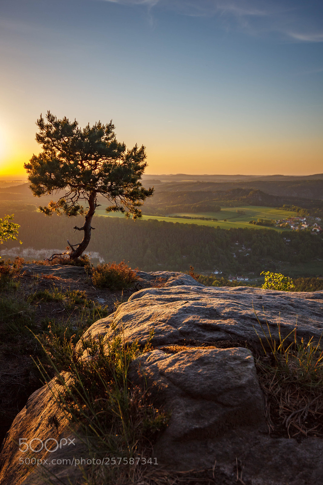 Canon EOS 550D (EOS Rebel T2i / EOS Kiss X4) sample photo. Lilienstein sunset photography