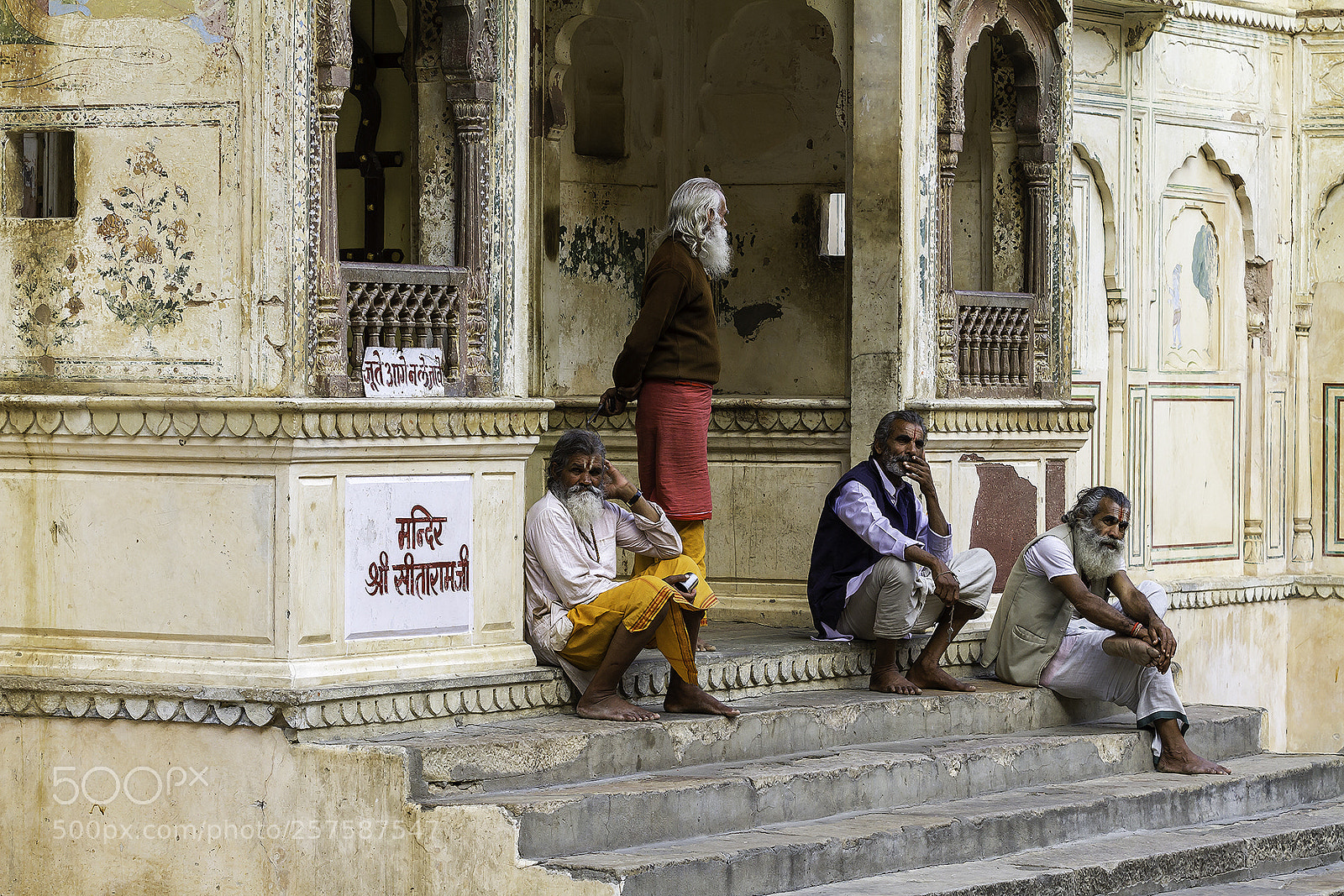 Canon EOS 7D sample photo. Waiting for the pilgrims photography