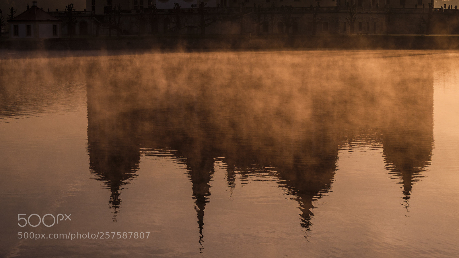 Fujifilm X-T2 sample photo. The foggy mirrored castle photography