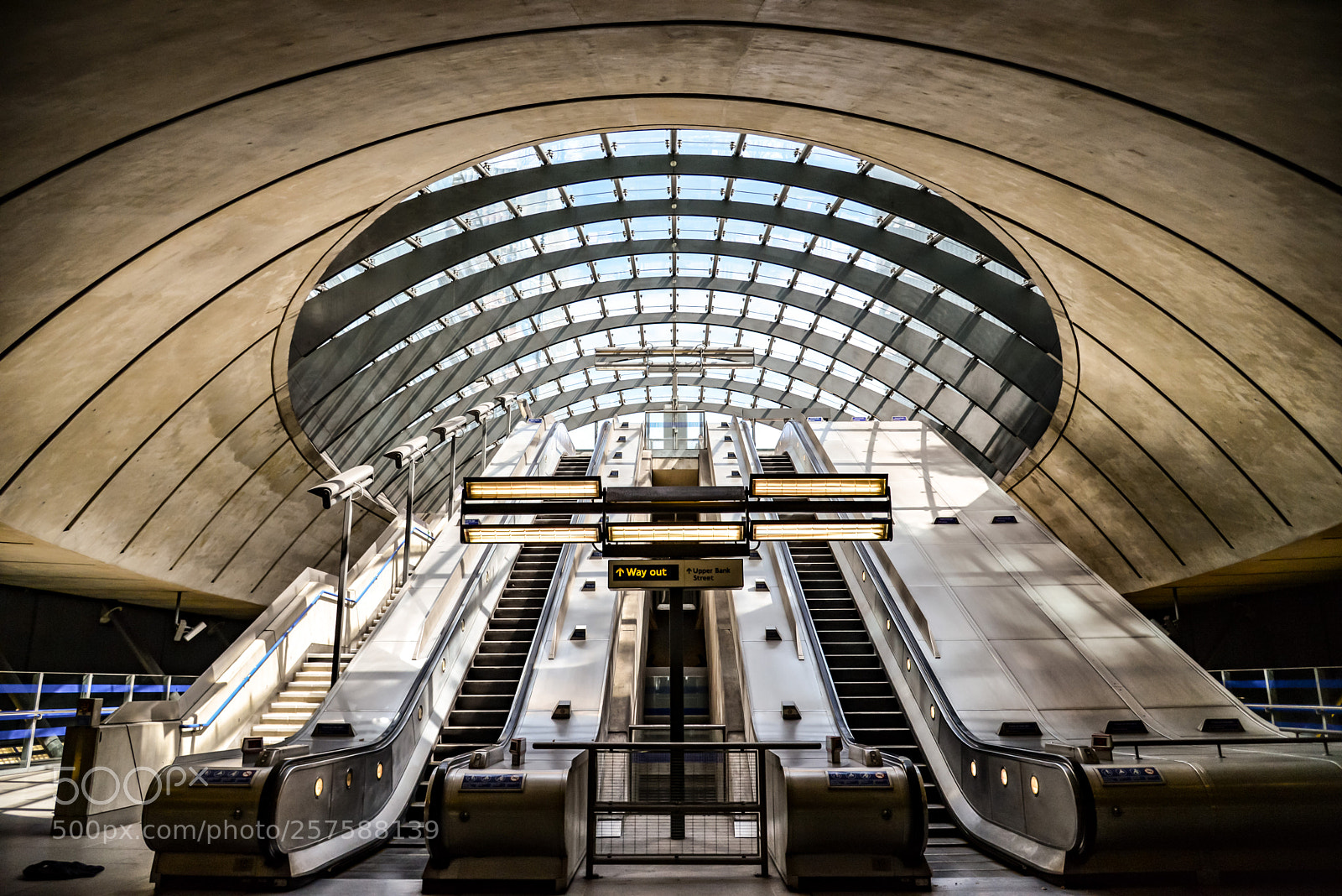Nikon D600 sample photo. Canary wharf station photography