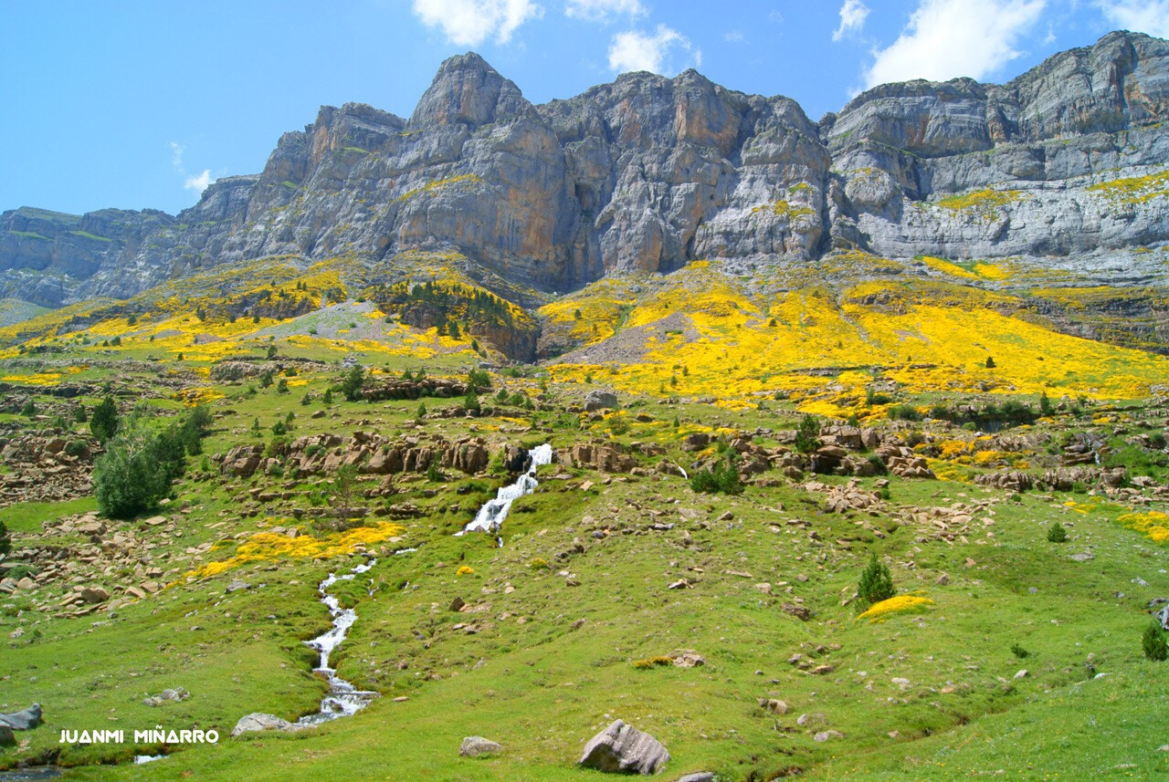 Sony Alpha DSLR-A330 sample photo. Valle de ordesa photography