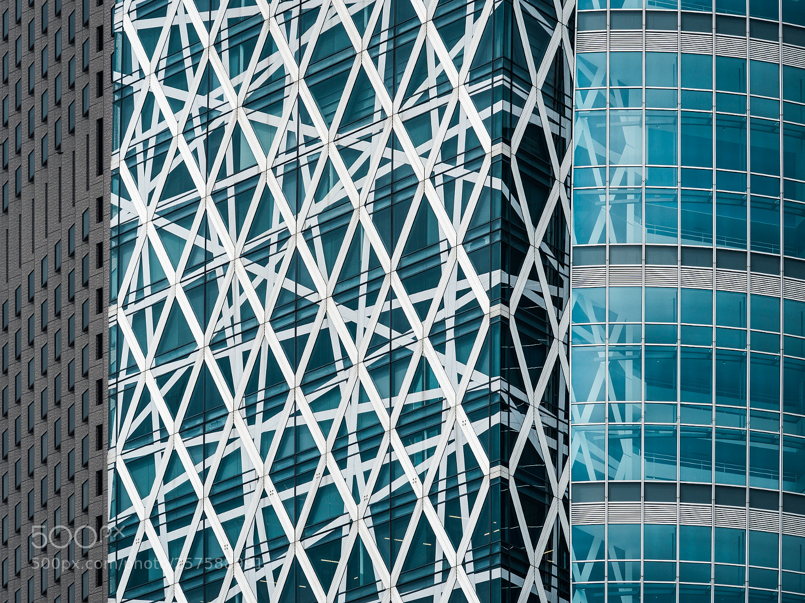 Sony a6300 sample photo. Mode gakuen cocoon tower photography