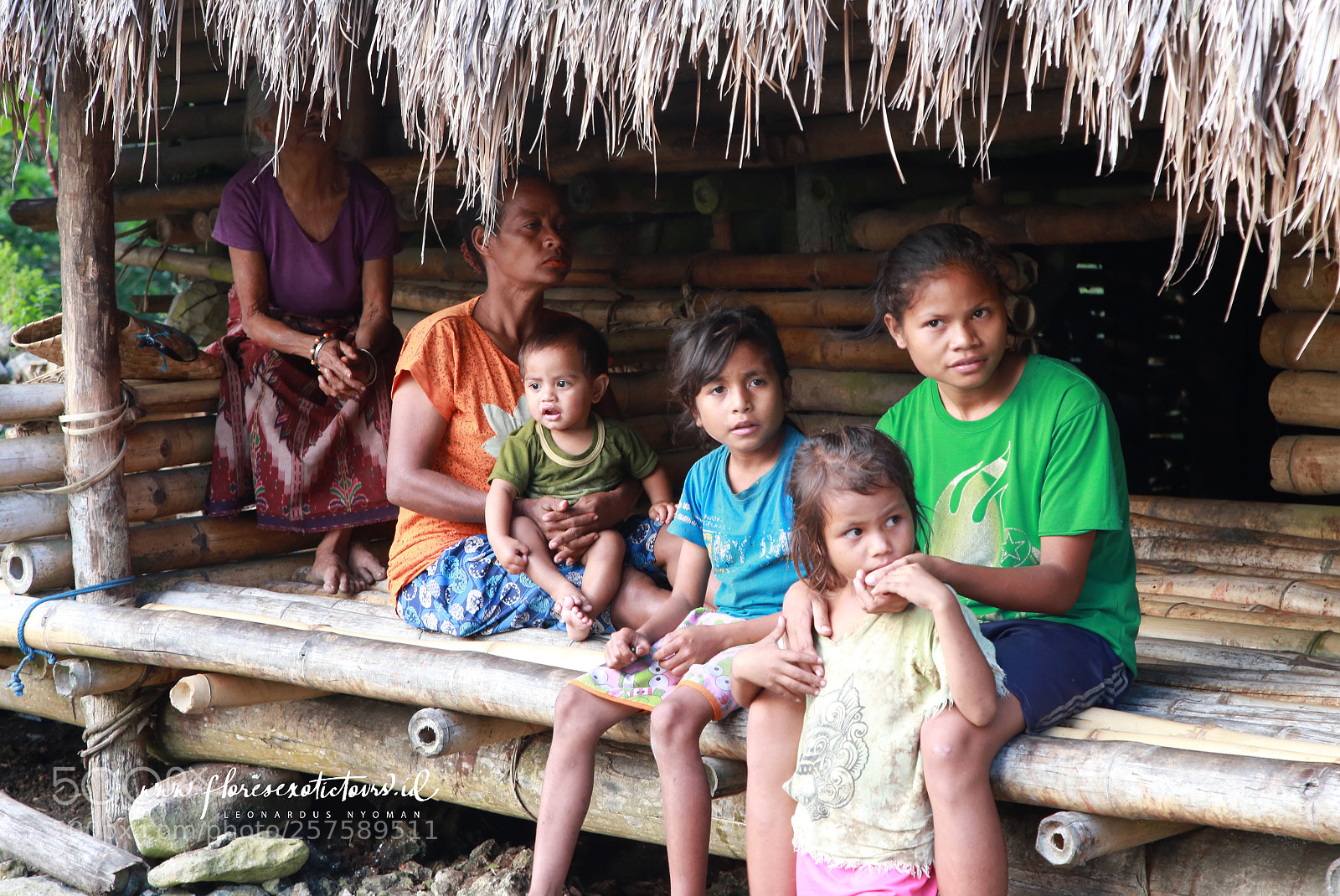 Canon EOS 6D sample photo. People in manola village photography