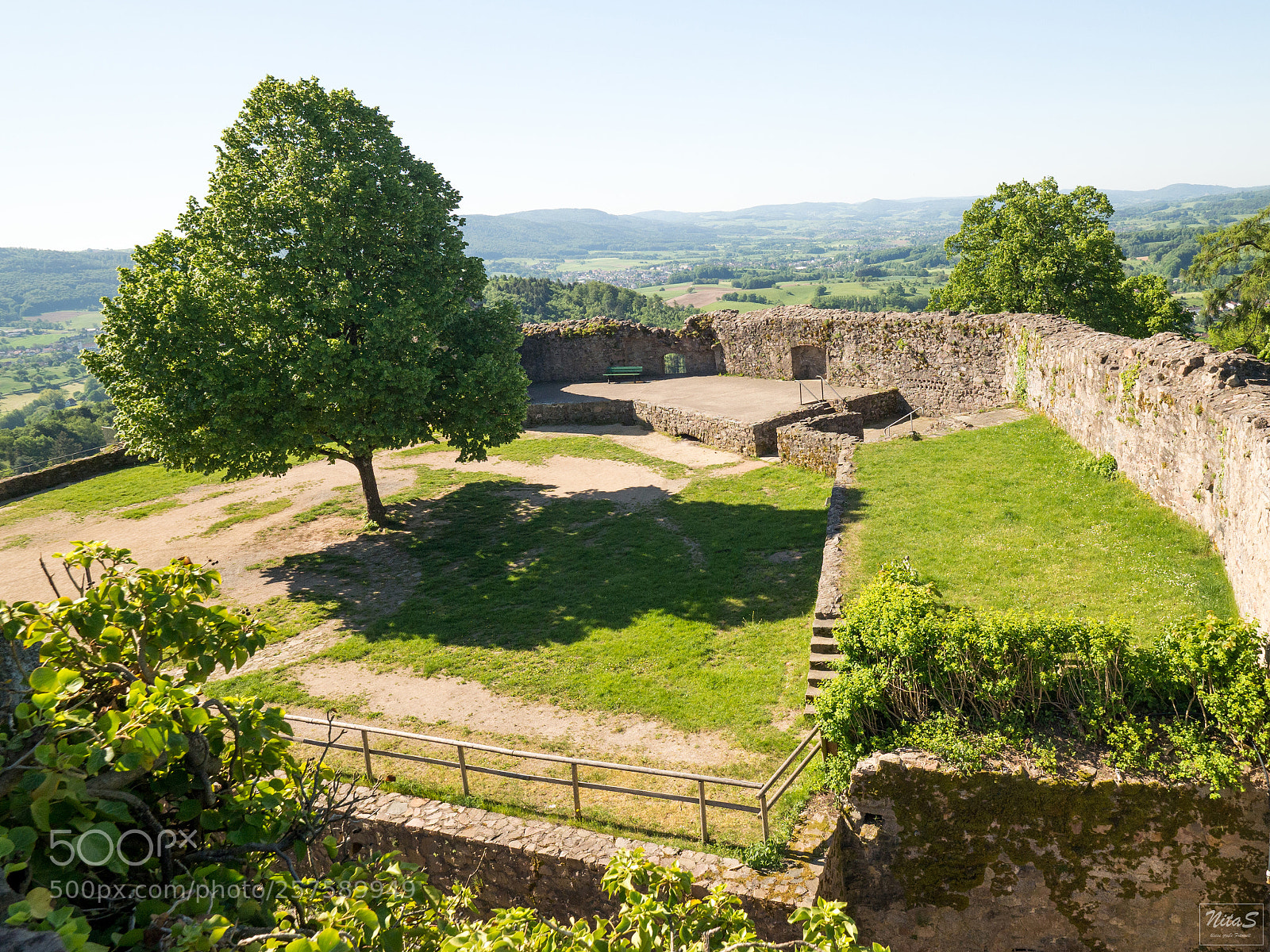 Olympus OM-D E-M1 Mark II sample photo. Burg lindenfels photography