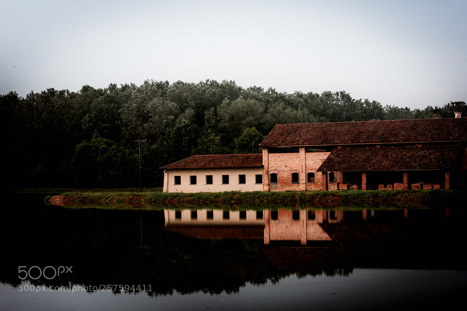 Canon EOS 40D sample photo. Reflection of a farm photography