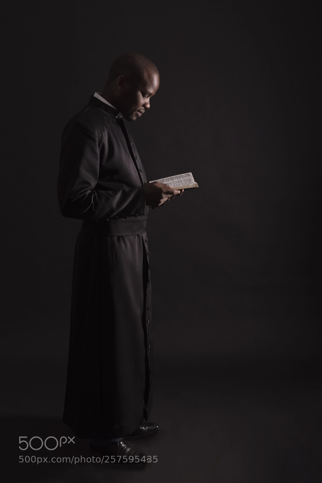 Nikon D750 sample photo. Reading the bible photography