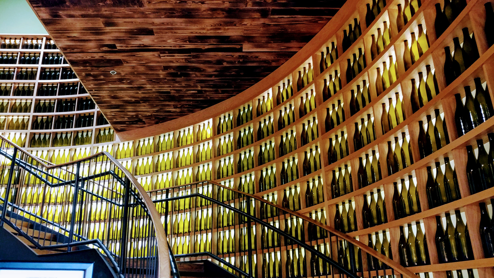 LG V20 sample photo. City winery photography