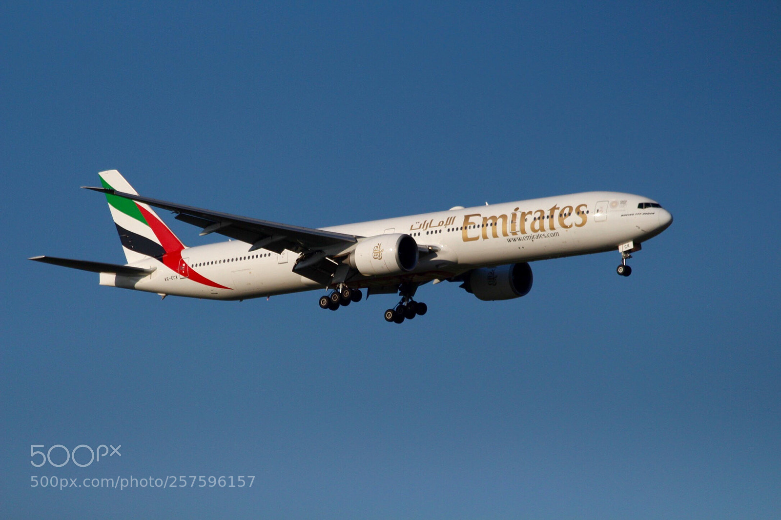 Canon EOS 700D (EOS Rebel T5i / EOS Kiss X7i) sample photo. Boeing 777 photography