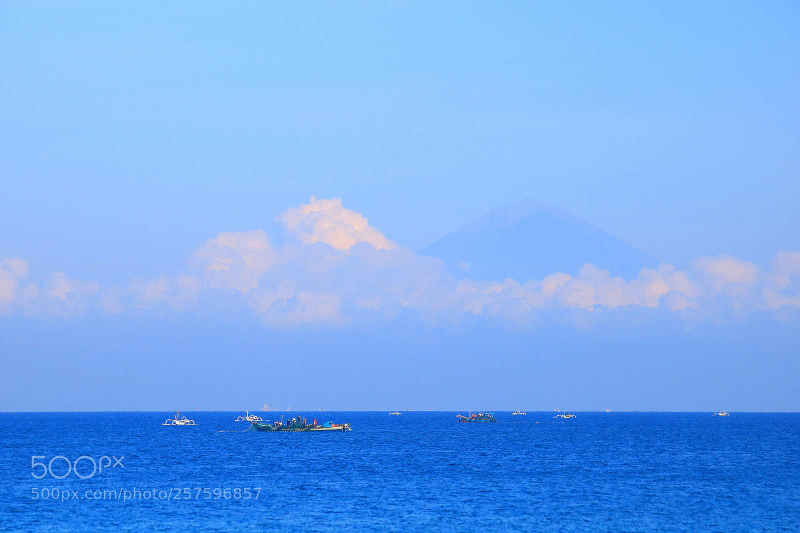 Canon EOS 750D (EOS Rebel T6i / EOS Kiss X8i) sample photo. Indonesiaku..... photography