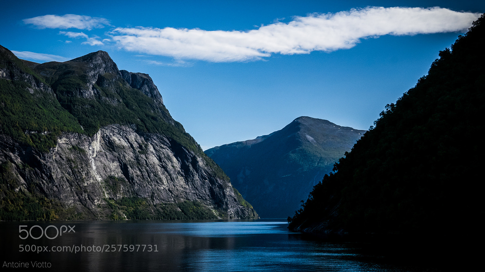 Leica D-Lux (Typ 109) sample photo. Geiranger fjord photography
