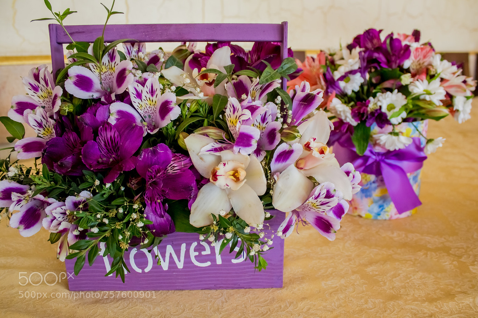 Canon EOS 650D (EOS Rebel T4i / EOS Kiss X6i) sample photo. Florist at work pretty photography