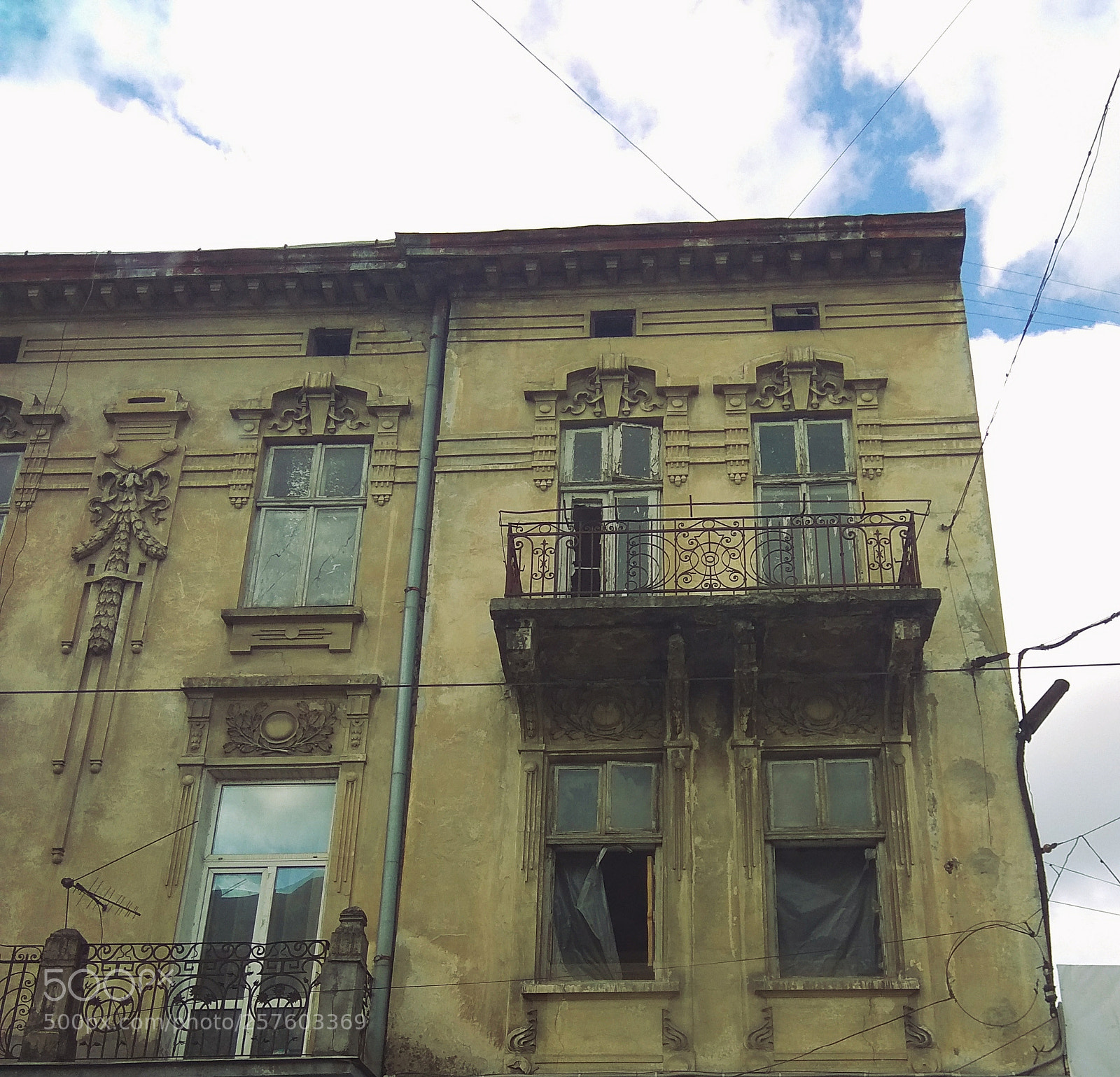 Xiaomi Redmi Note 4 sample photo. Old building photography
