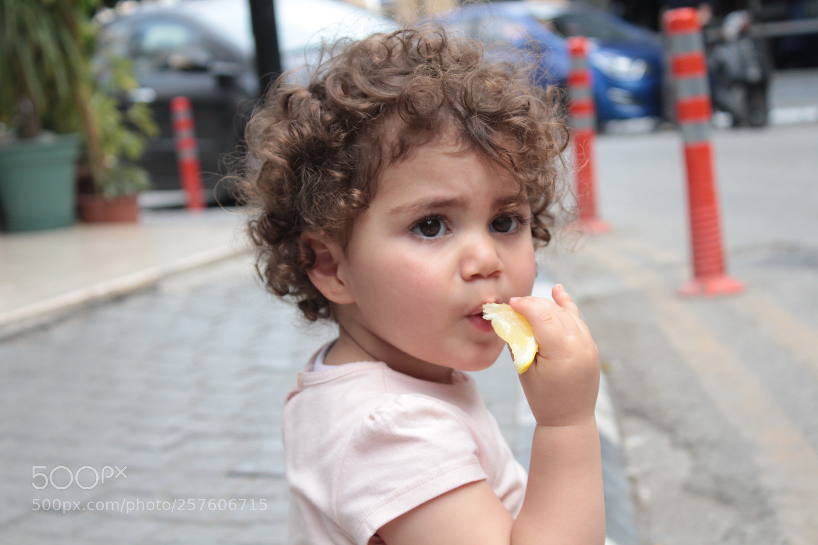 Canon EF-S 18-55mm F3.5-5.6 III sample photo. Tiny girl photography