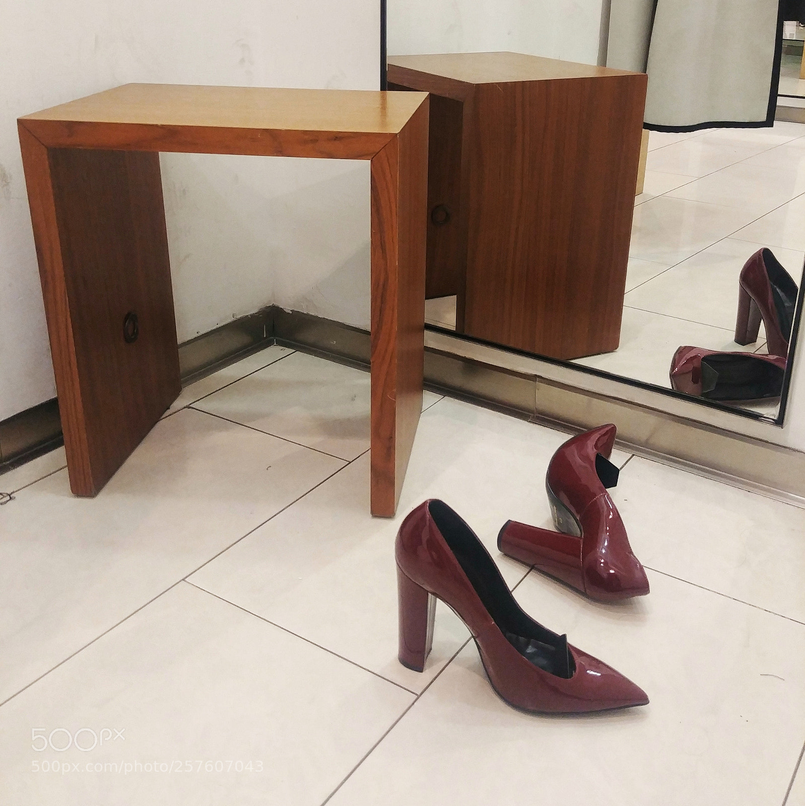 LG G6 sample photo. The changing room. photography