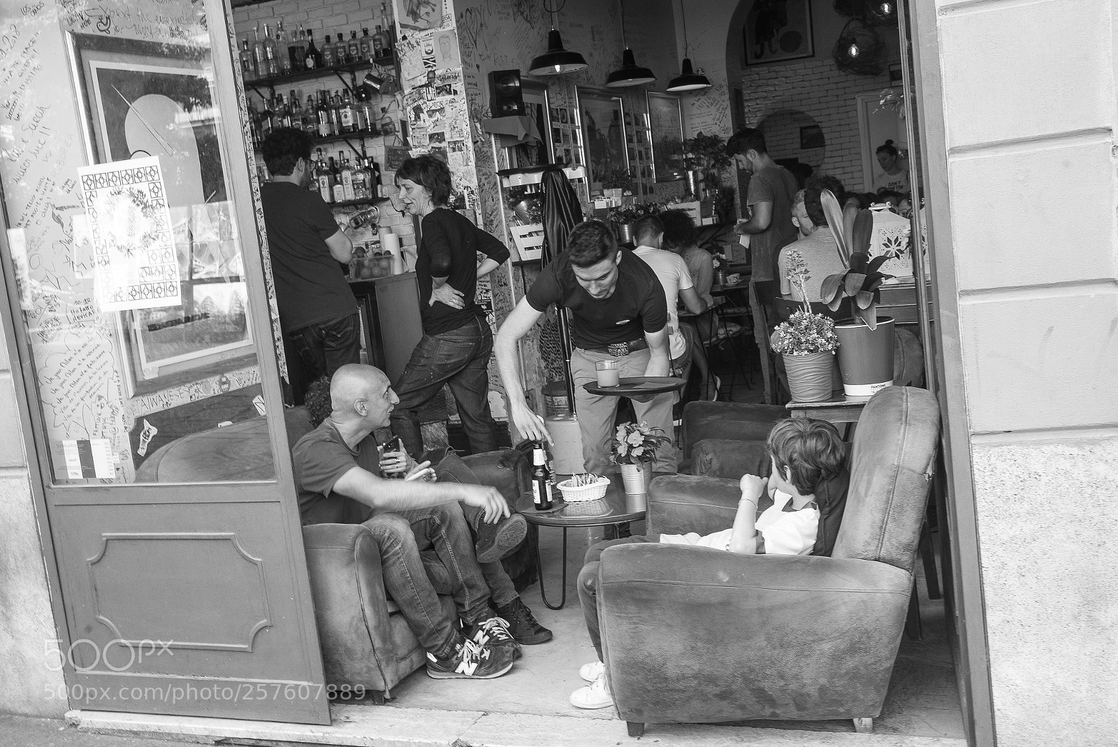 Leica M (Typ 240) sample photo. Aperitif with the family photography
