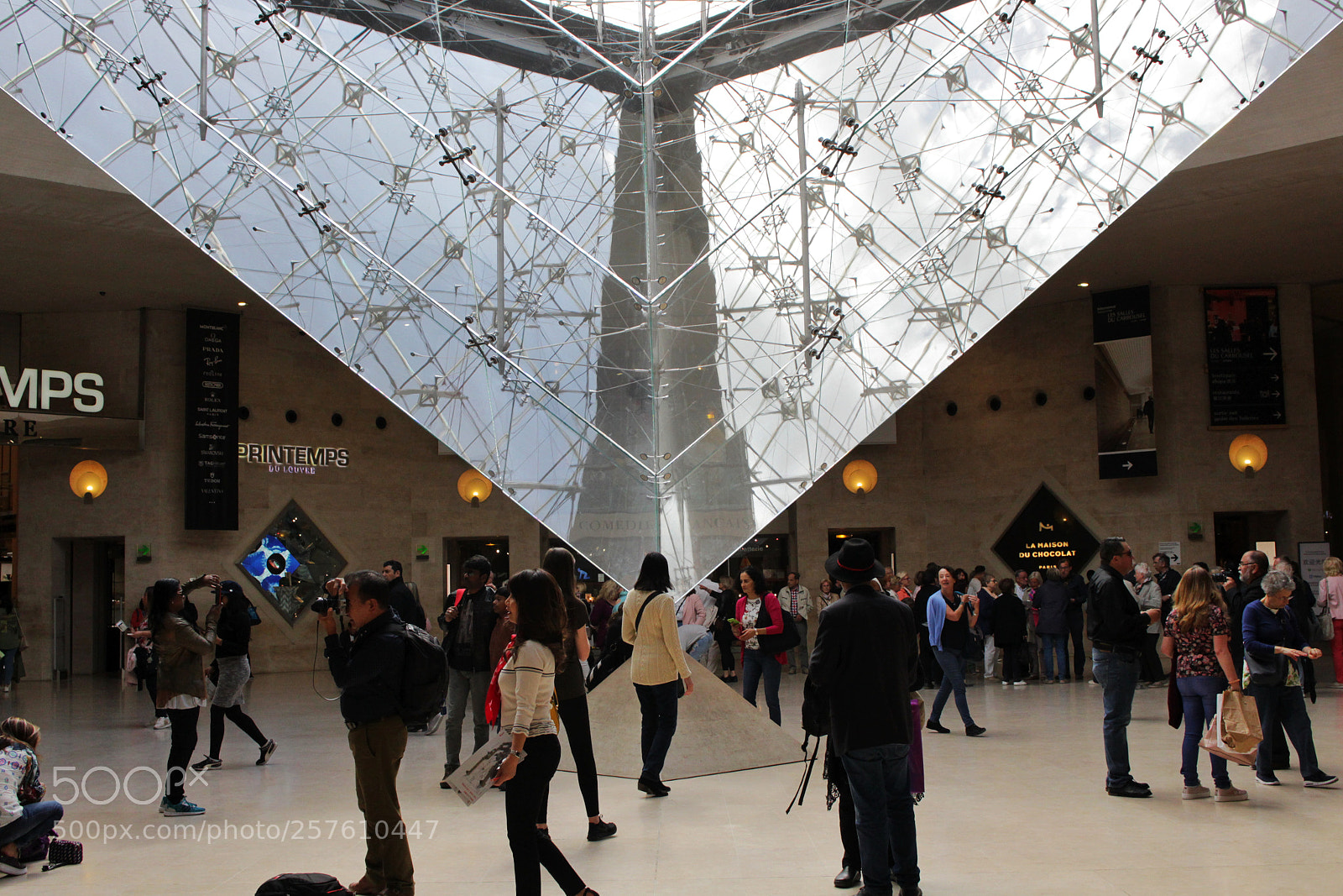 Canon EOS 700D (EOS Rebel T5i / EOS Kiss X7i) sample photo. The inside of the photography