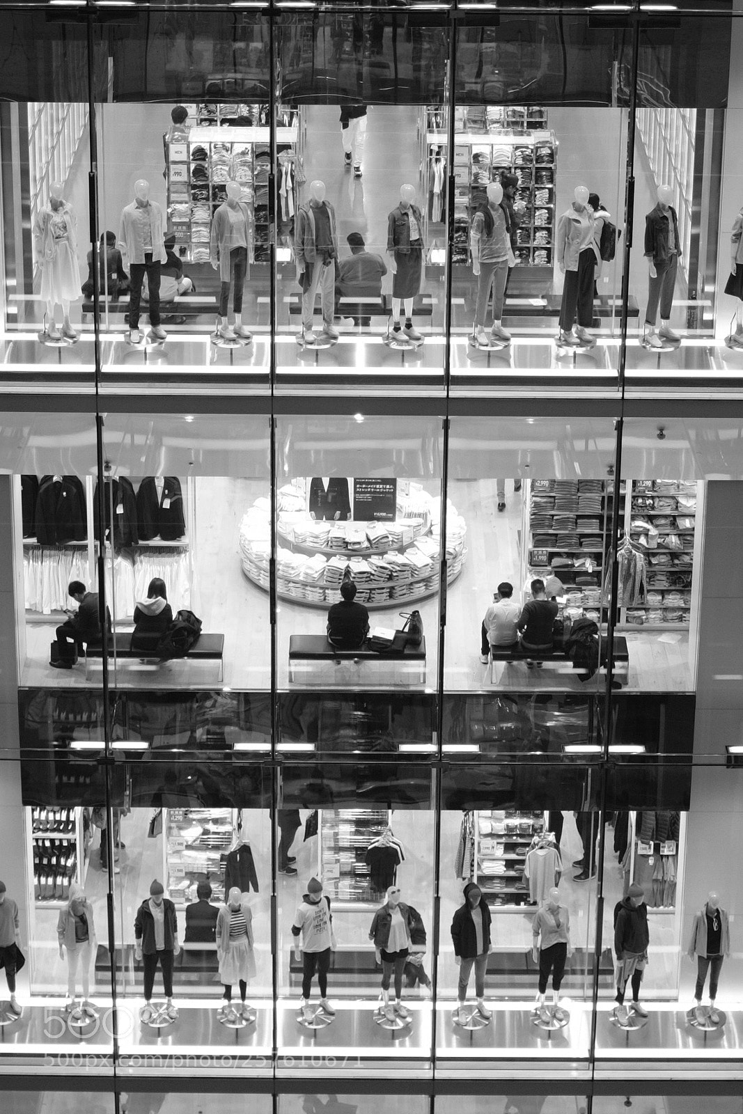 Fujifilm X100F sample photo. Ginza photography